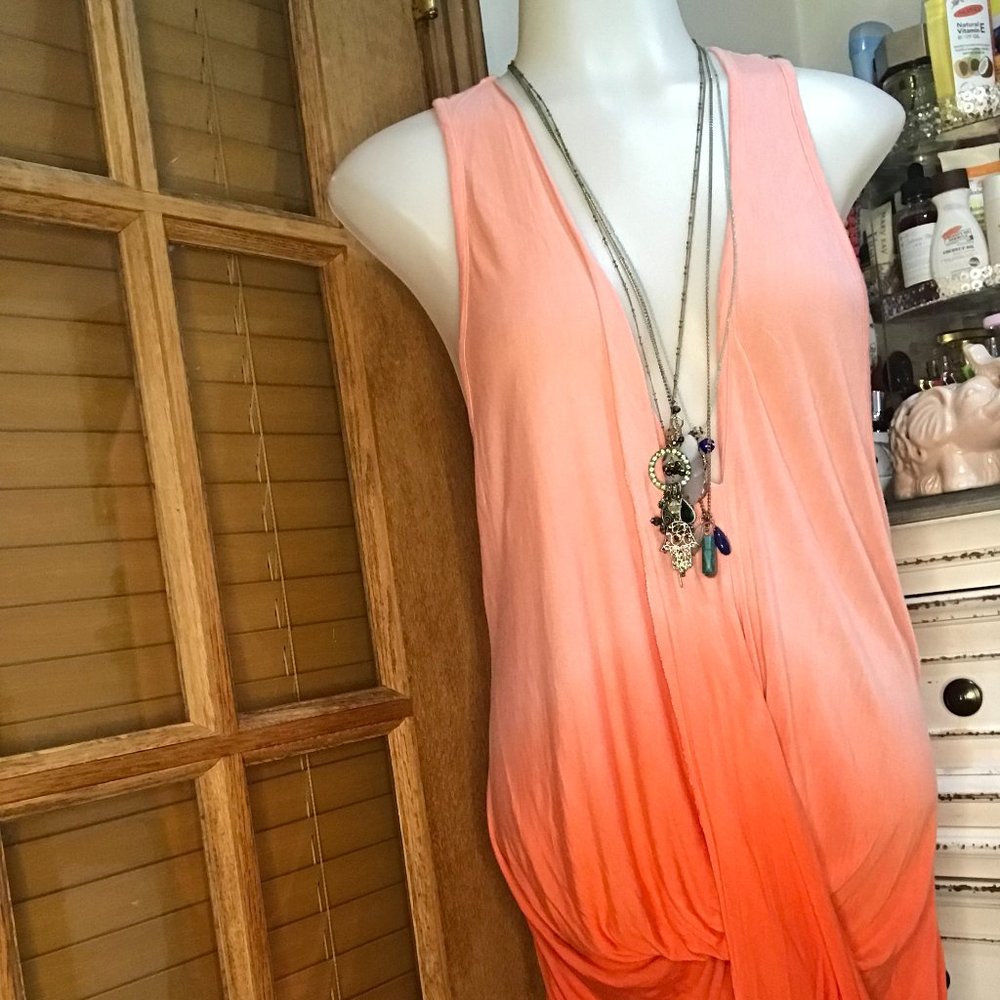 NWOT Ombre draped front Unfinished hem Top By Young Fabulous & Broke Size L